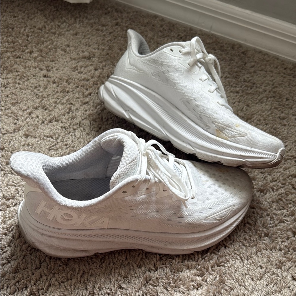 Hoka Clifton 9